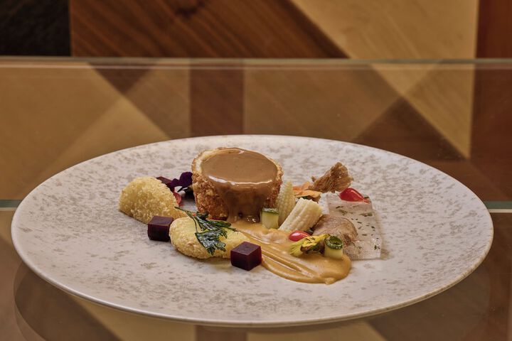 Dining 62 of 97
