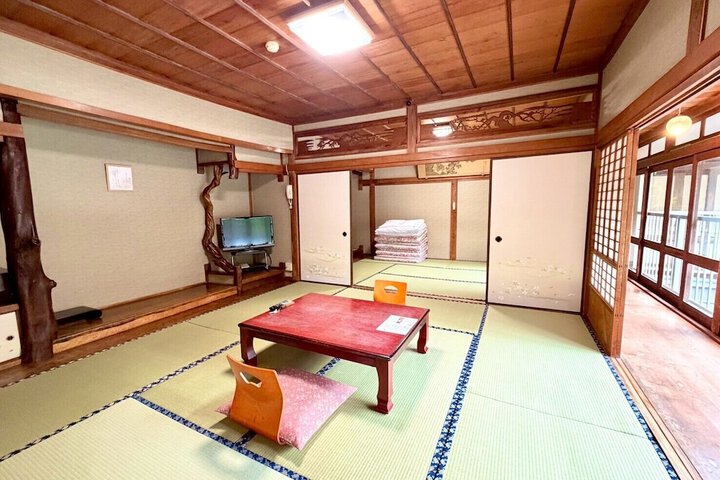 Room 26 of 53