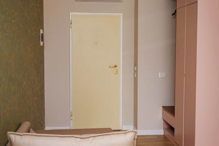 Room 2 of 120