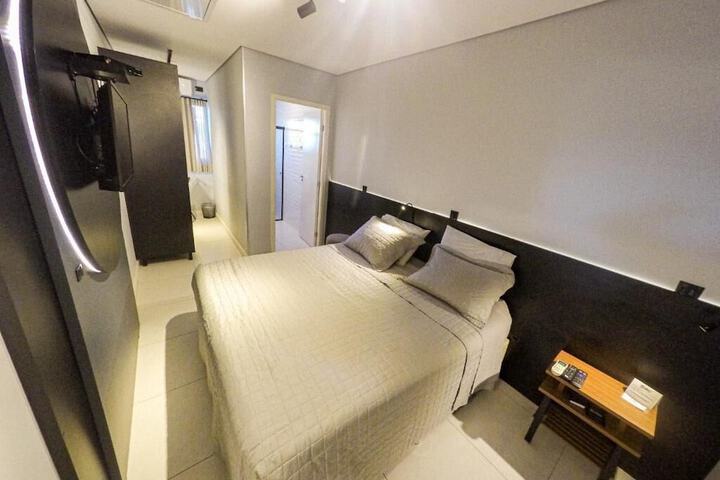 Room 12 of 33