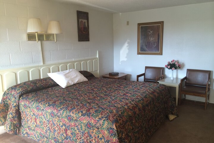 Room 3 of 38
