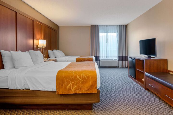 1 King Bed Suite (10 of 10)
