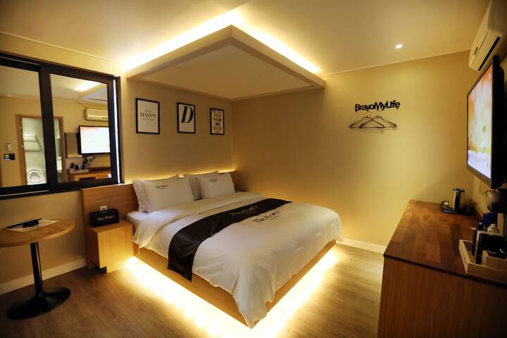 Room 14 of 23
