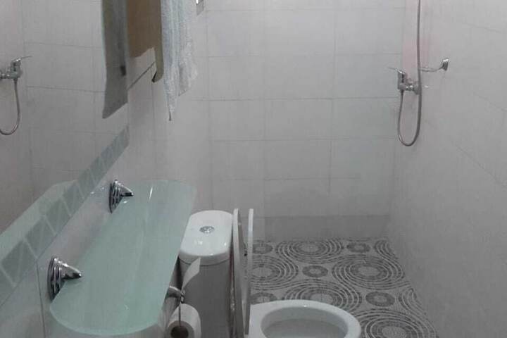 Room 3 of 8