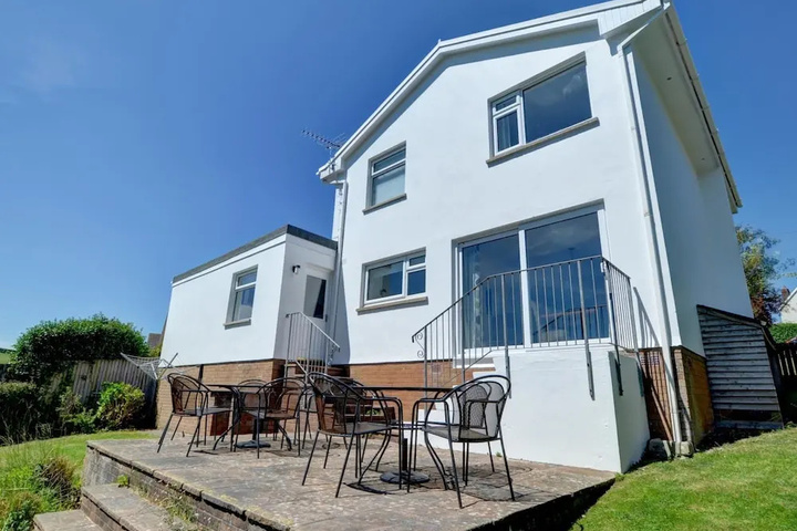 Magnificent Holiday Home in Georgeham near Beach
