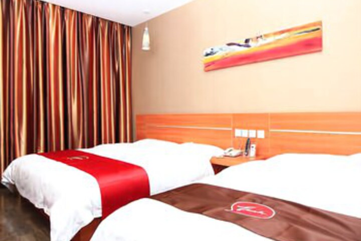 Room 6 of 7
