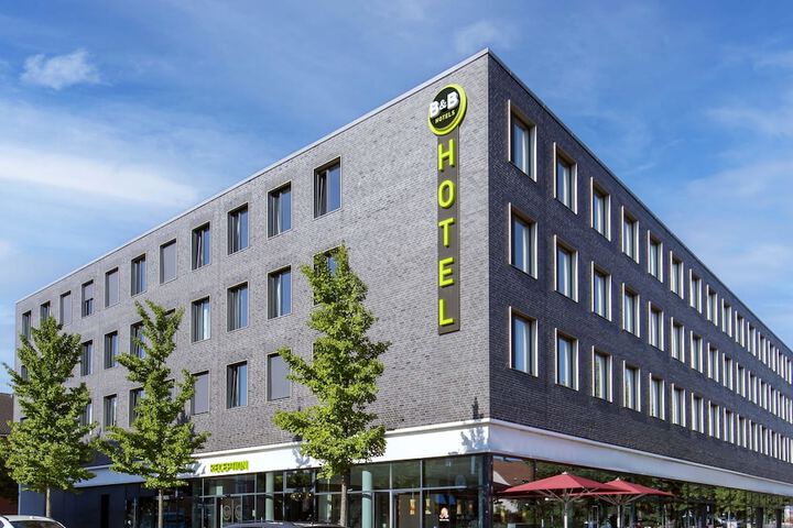 Hotel Entry