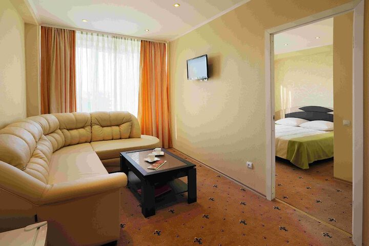 Room 37 of 74