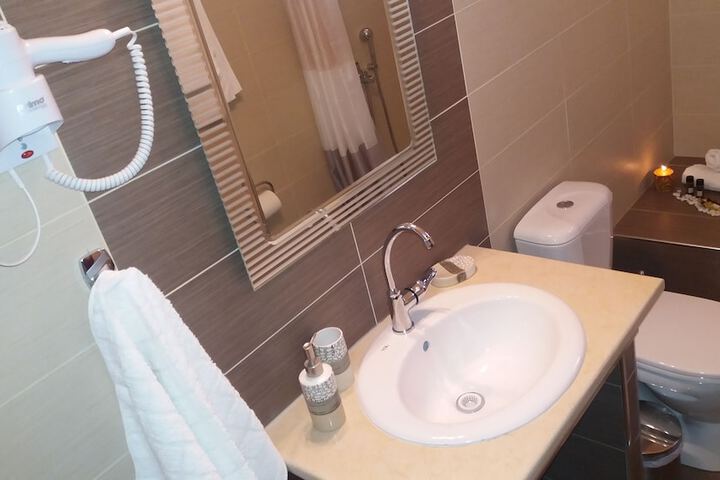 Room 32 of 57