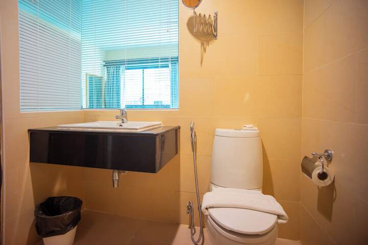 Room 16 of 27