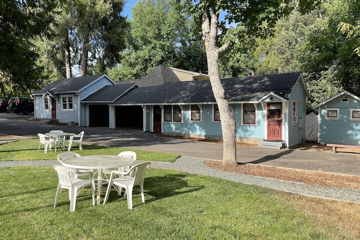 Hotel Exterior 76 of 76