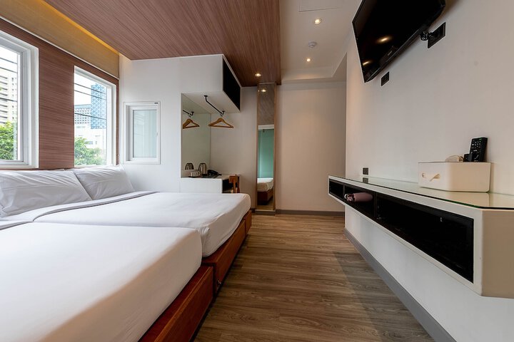 Room 17 of 25