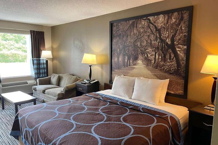 1 King Bed (3 of 3)