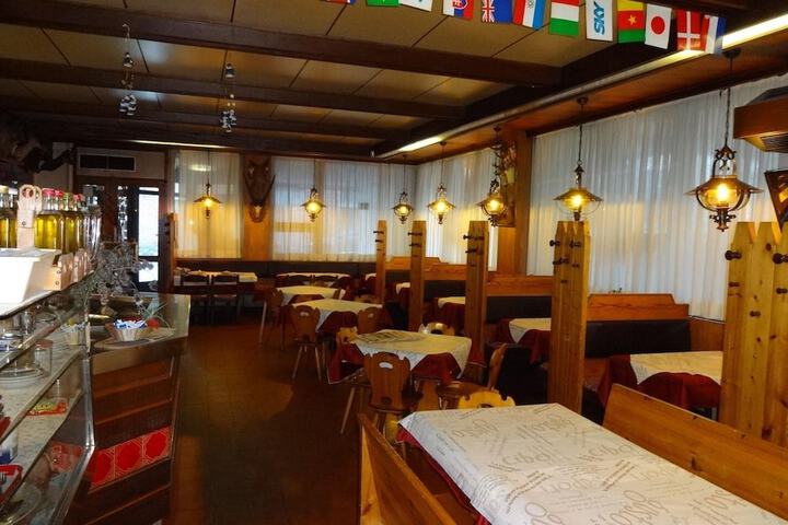 Dining 7 of 7