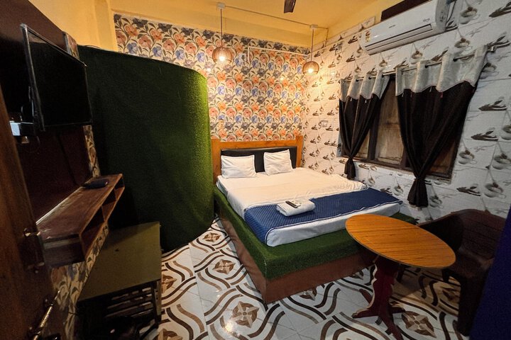 Room 8 of 30