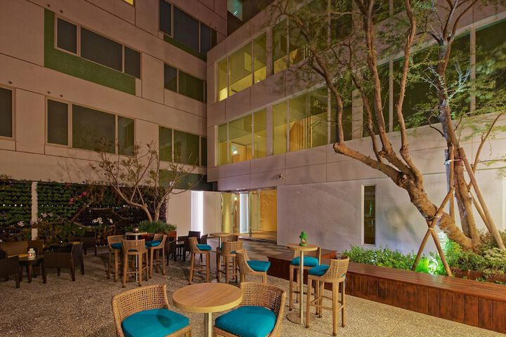 Hotel Exterior 159 of 160