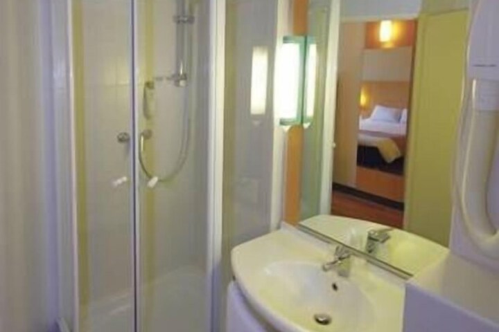 Room 19 of 29
