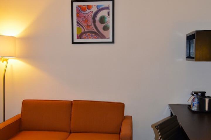 Room 8 of 94