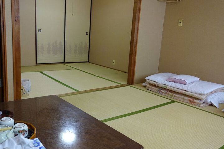 Room 7 of 66