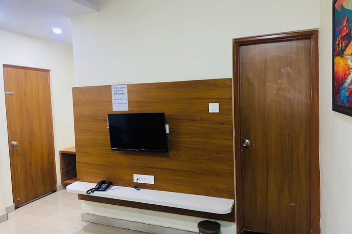 Room 16 of 19