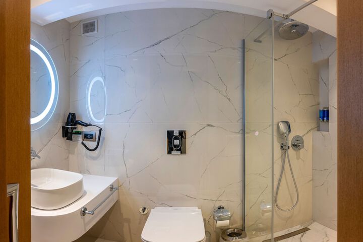Room 47 of 59