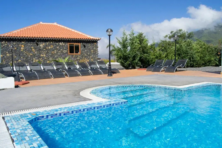 Pool 7 of 13