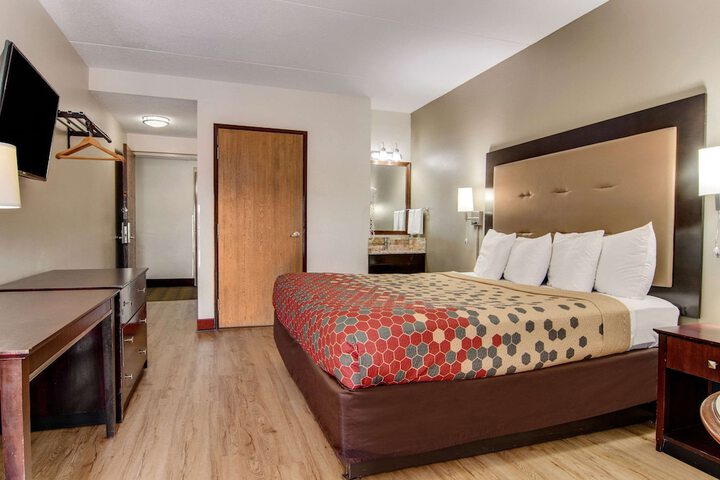 Room 6 of 38