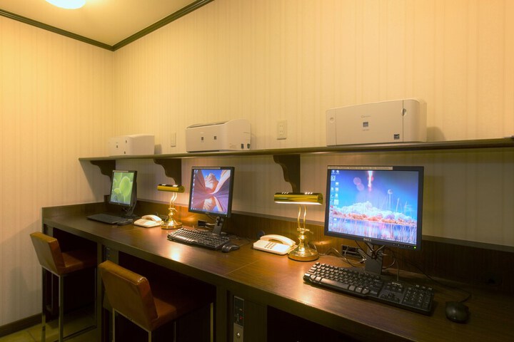 Business Center 39 of 41