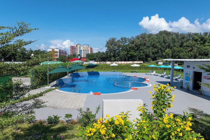 Pool 17 of 28
