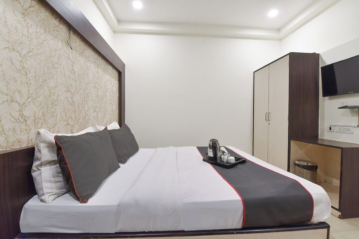 Room 8 of 37
