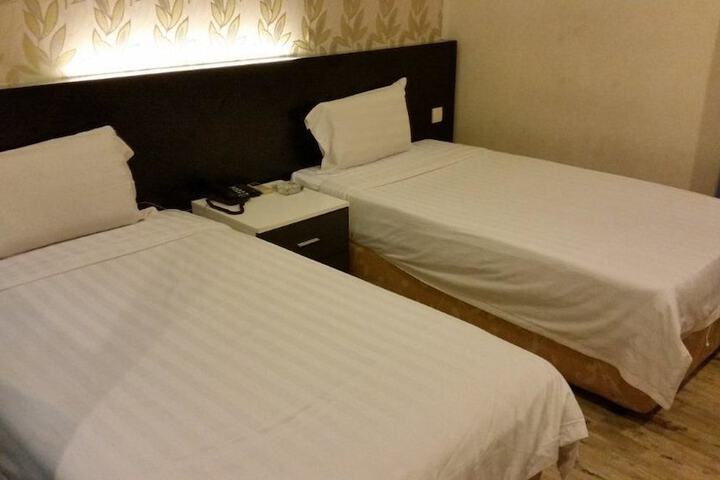 Room 10 of 35