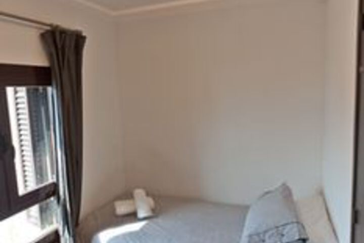 Room 10 of 35