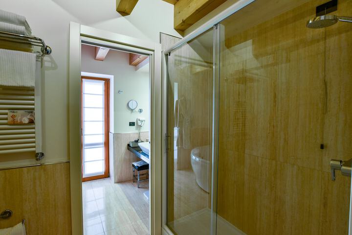 Room 53 of 160