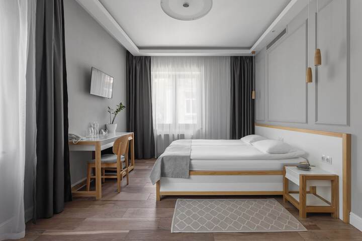Room 15 of 36