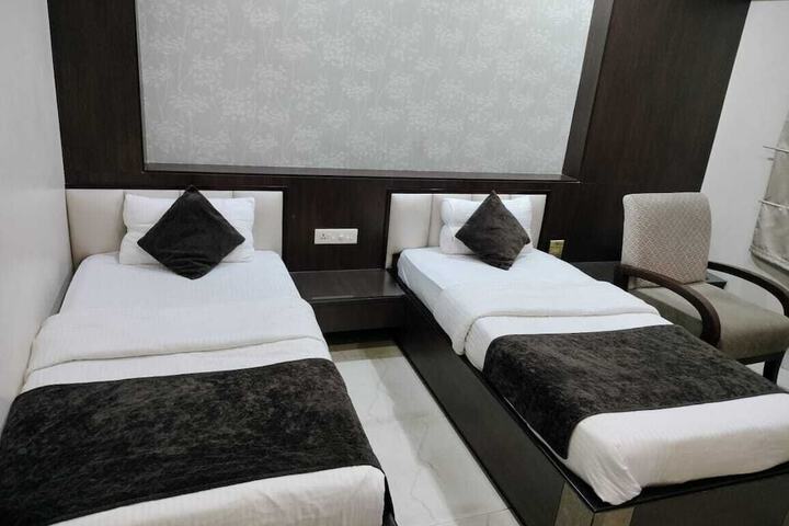 Room 3 of 11