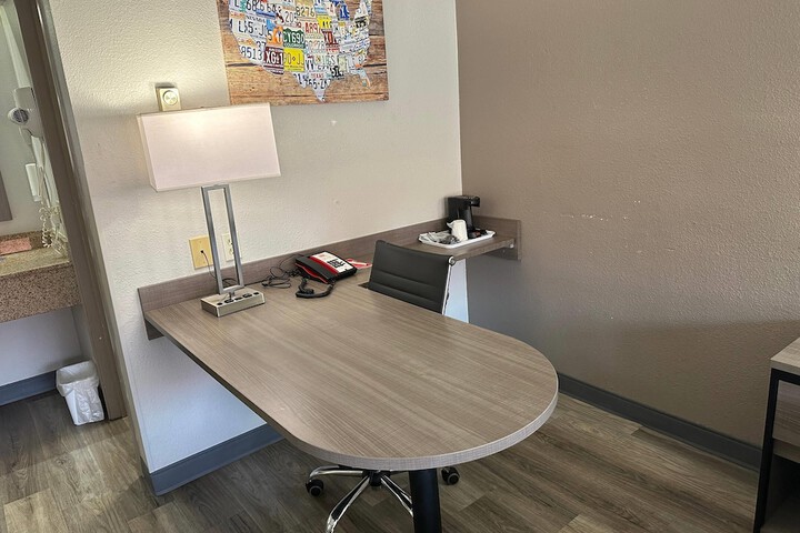 Room 7 of 11