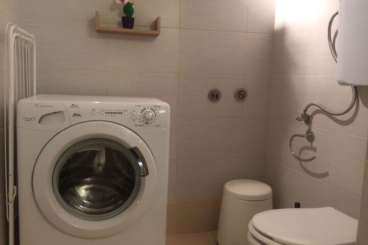 Laundry 20 of 47