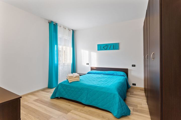Room 8 of 25