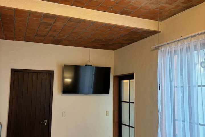 Room 17 of 150