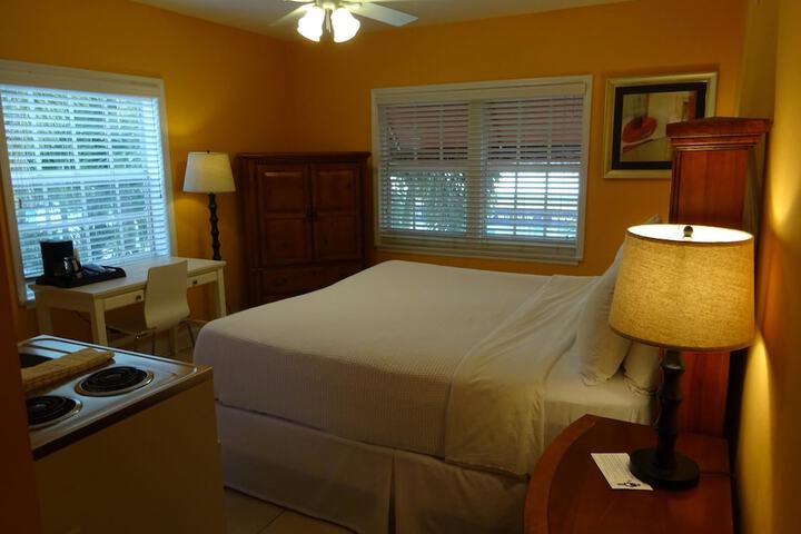 Room 40 of 141