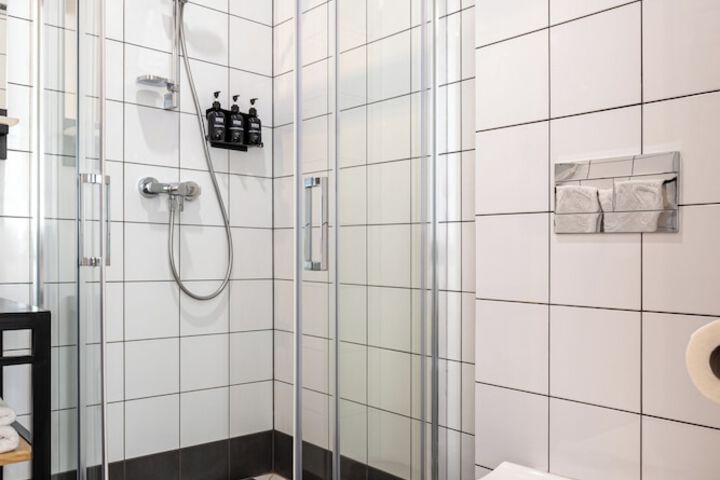 Room 45 of 62
