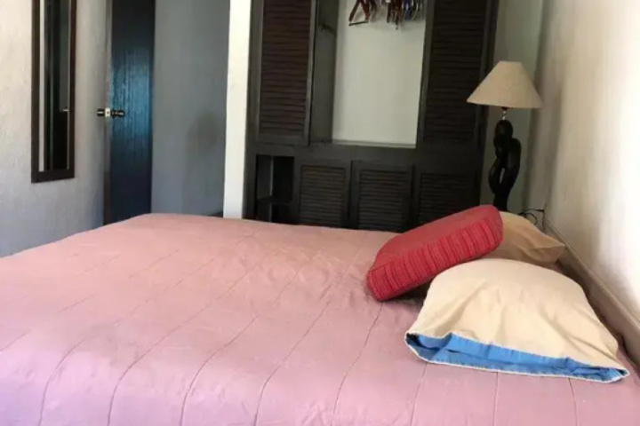 Room 4 of 13