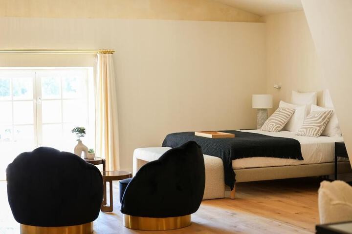 Room 4 of 28