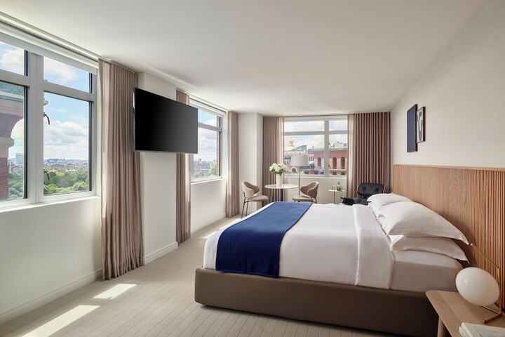 Room 18 of 120