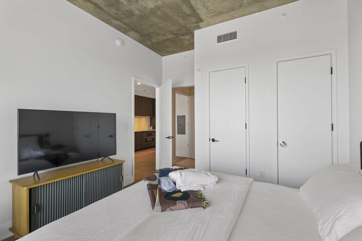 Room 63 of 860