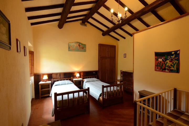 Room 16 of 90