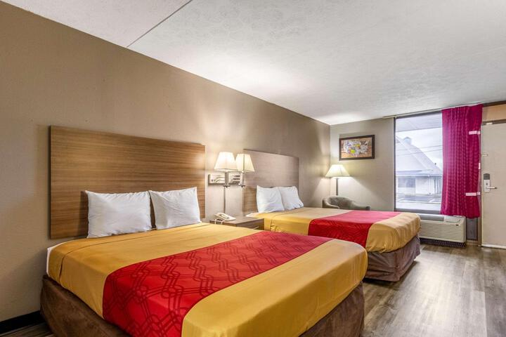 2 Double Beds (8 of 20)