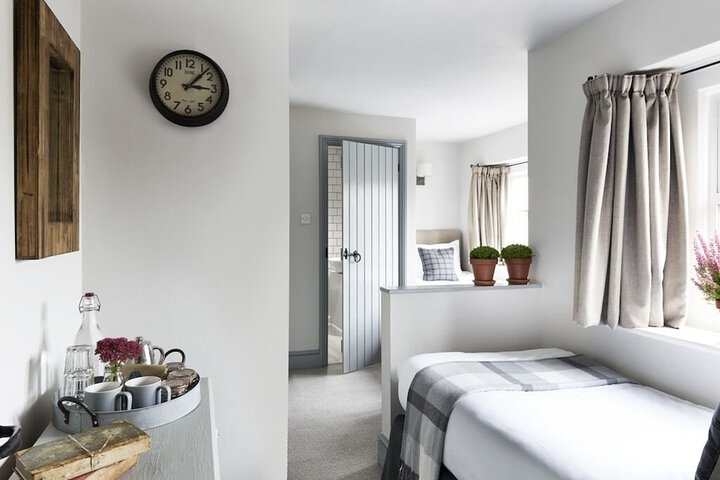 Room 9 of 21