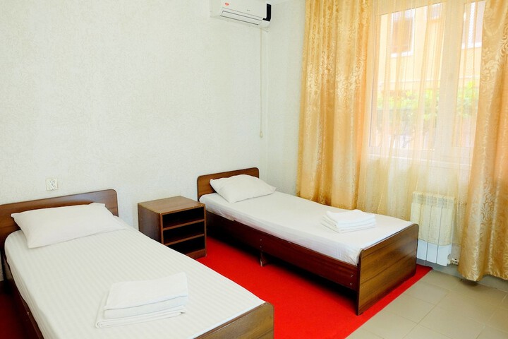 Room 3 of 48