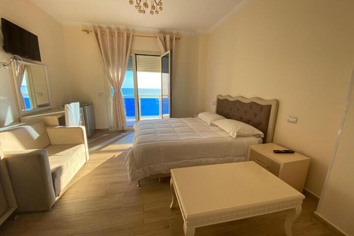 Hotel 3 Vellezerit